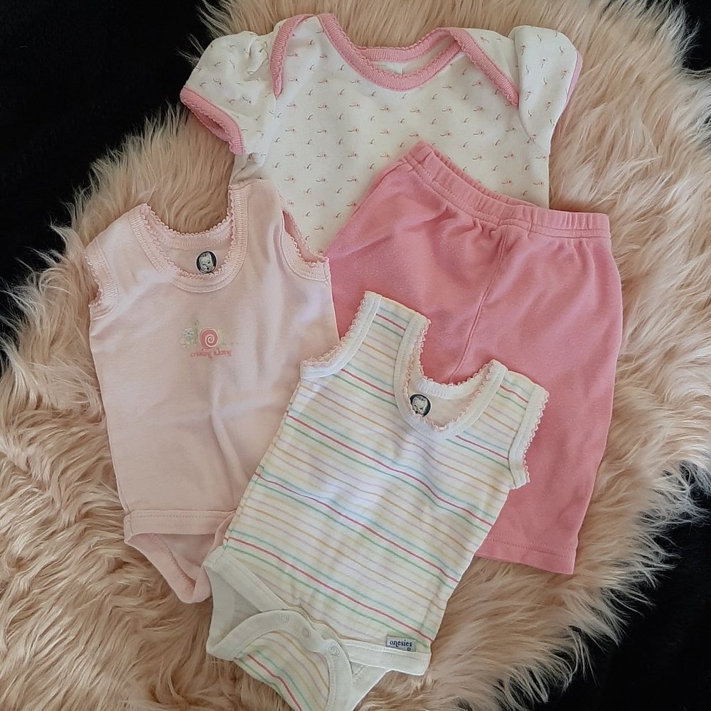 Lot of Onesies + Bonus pants - 🛒3/$12